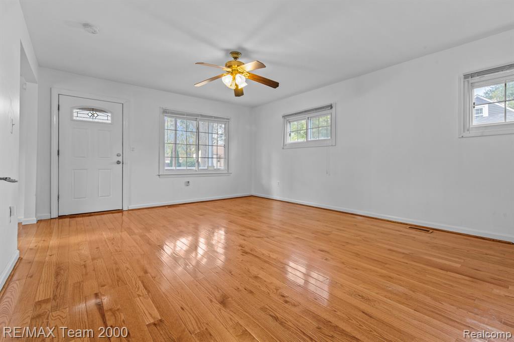 6363 McGuire Street, Taylor, MI 48180 — Photo 4