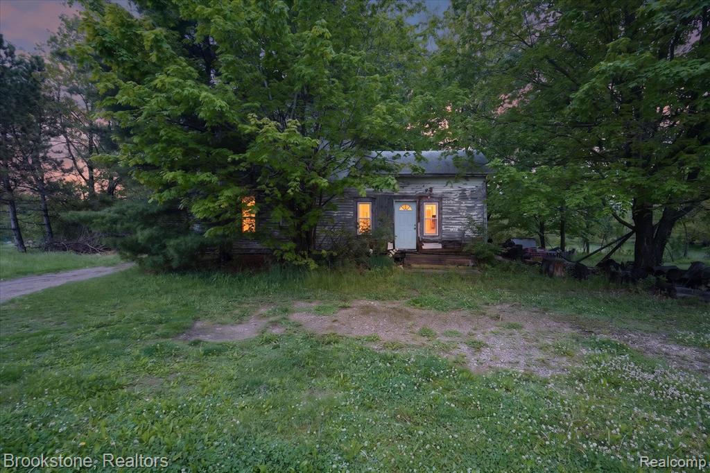 4658 E Territorial Road, Pleasant Lake, MI 49272