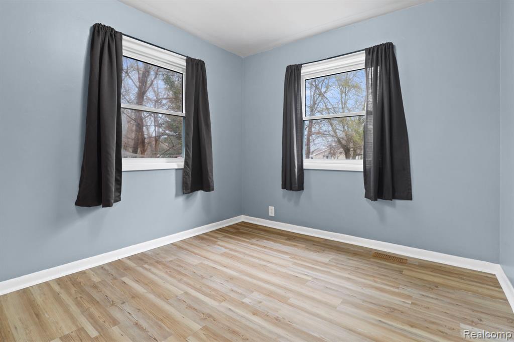 6077 Crown Point, Flint, MI 48506 — Photo 9