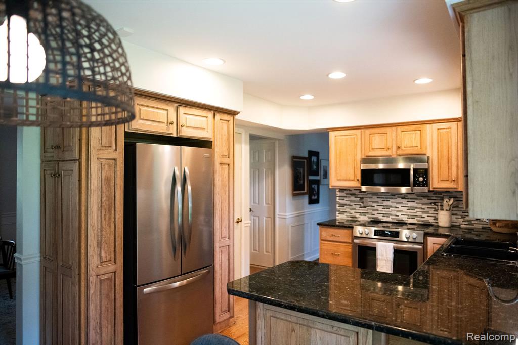 14922 Robinwood Drive, Plymouth, MI 48170 — Photo 83