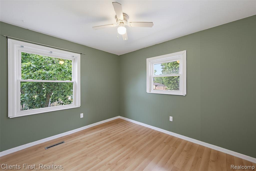 840 Saint James Street, Marysville, MI 48040 — Photo 33