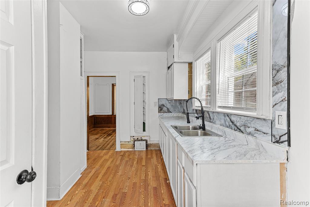 4827 GRAY Street, Detroit, MI 48215 — Photo 13