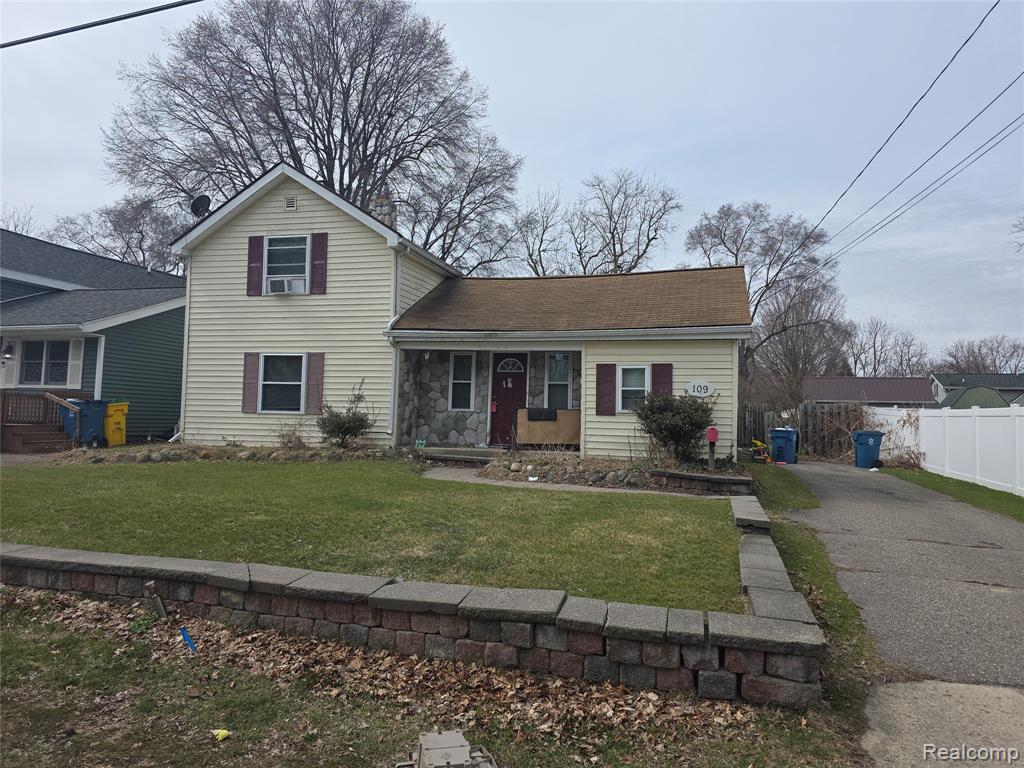 109 2nd Street, Holly, MI 48442 — front exterior