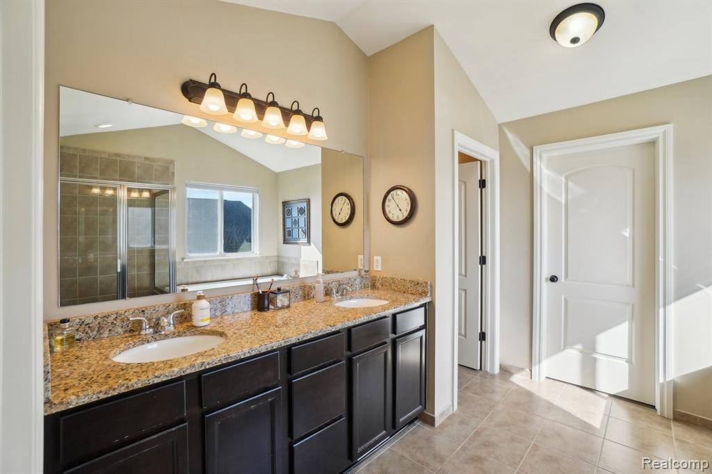 61223 BURNINGWOOD Drive, Washington, MI — Photo 25