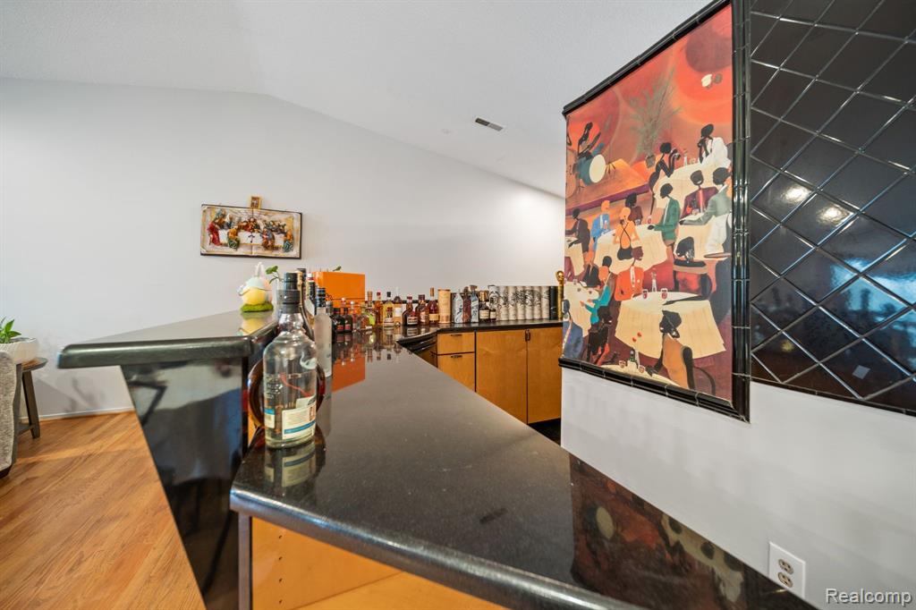 6540 RIDGEFIELD Circle, 204, West Bloomfield, MI — Photo 5