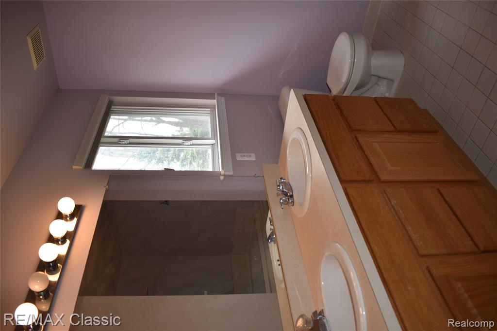 201 Columbia Drive, South Lyon, MI 48178 — Photo 35