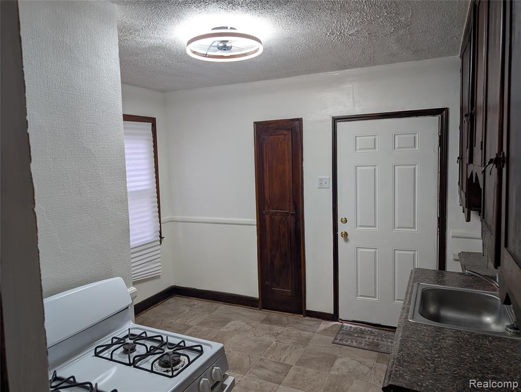 17151 Albion Street, Detroit, MI 48234 — Photo 12