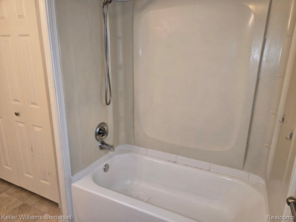 41314 Wessel Drive, Sterling Heights, MI 48313 — Photo 23