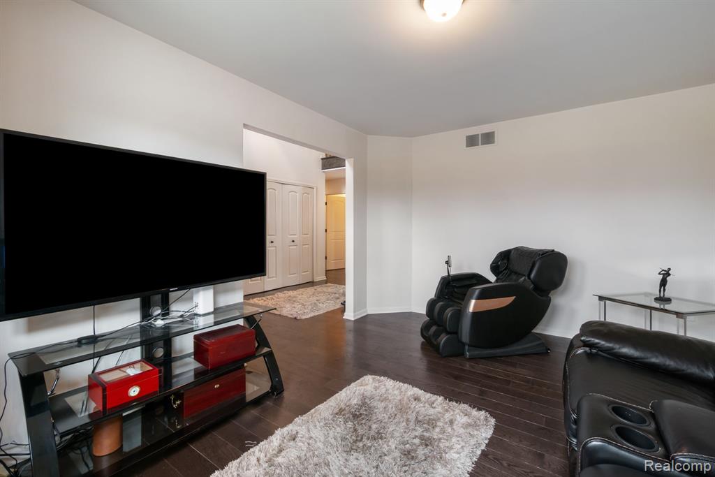 2495 Knollwood Drive, Canton, MI 48188 — Photo 14