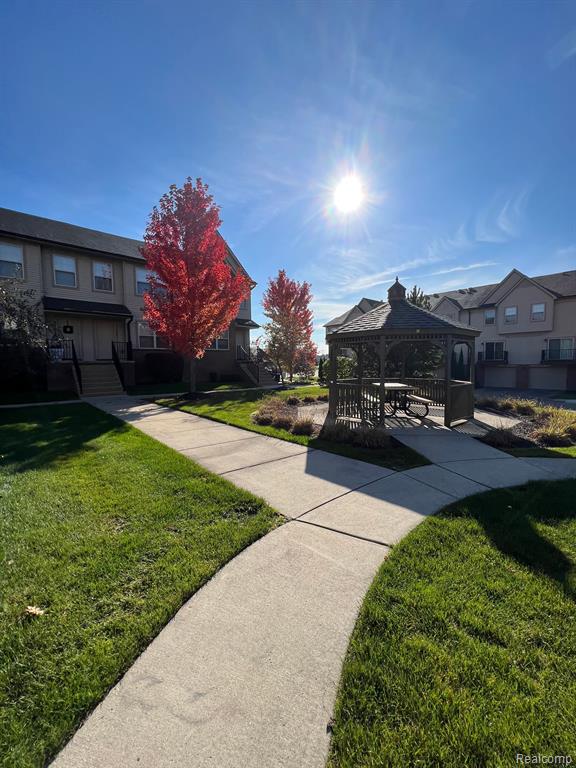 45732 UTICA PARK Boulevard, Utica, MI 48315 — Photo 23