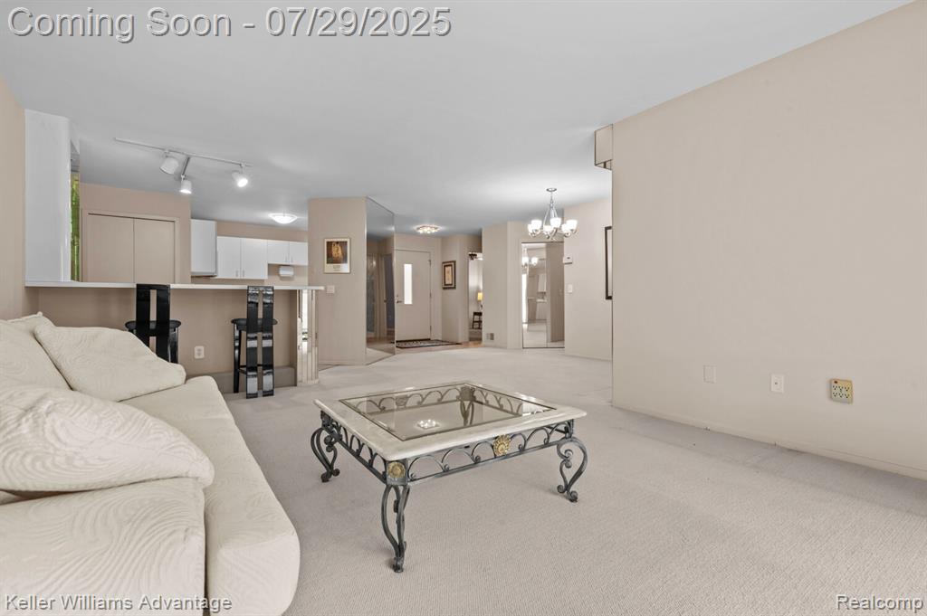 6660 Ridgefield Circle, 104, West Bloomfield, MI — Photo 10