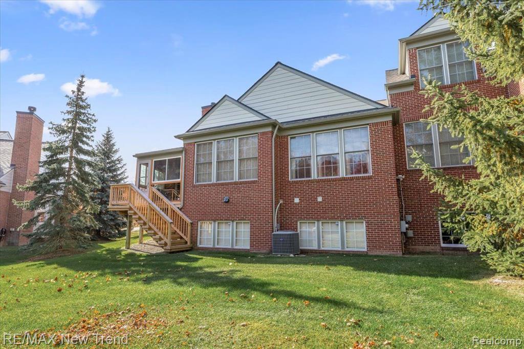 16502 CYPRESS Court, Northville, MI 48168 — Photo 36