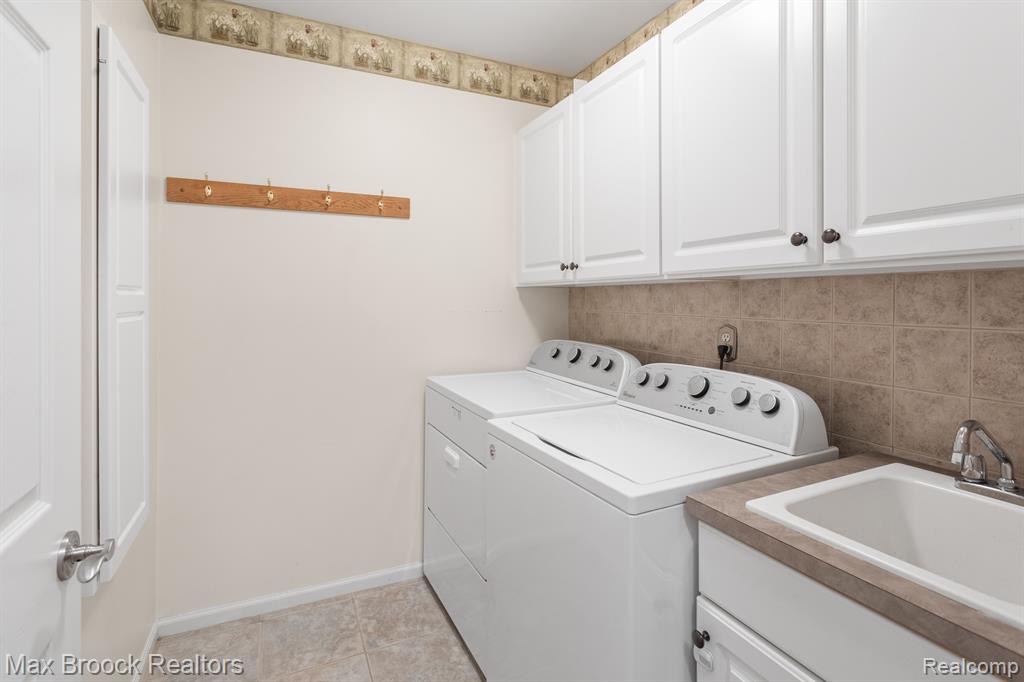 55222 BOARDWALK Drive, Shelby Twp, MI 48316 — Photo 21