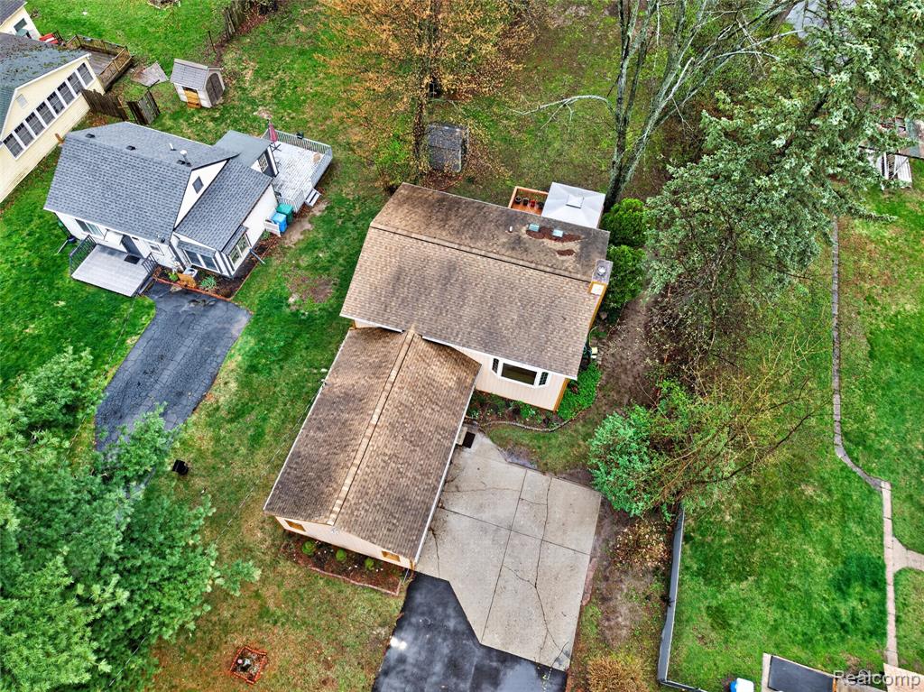 8360 Arlis Street, Commerce Twp, MI 48382 — Photo 12