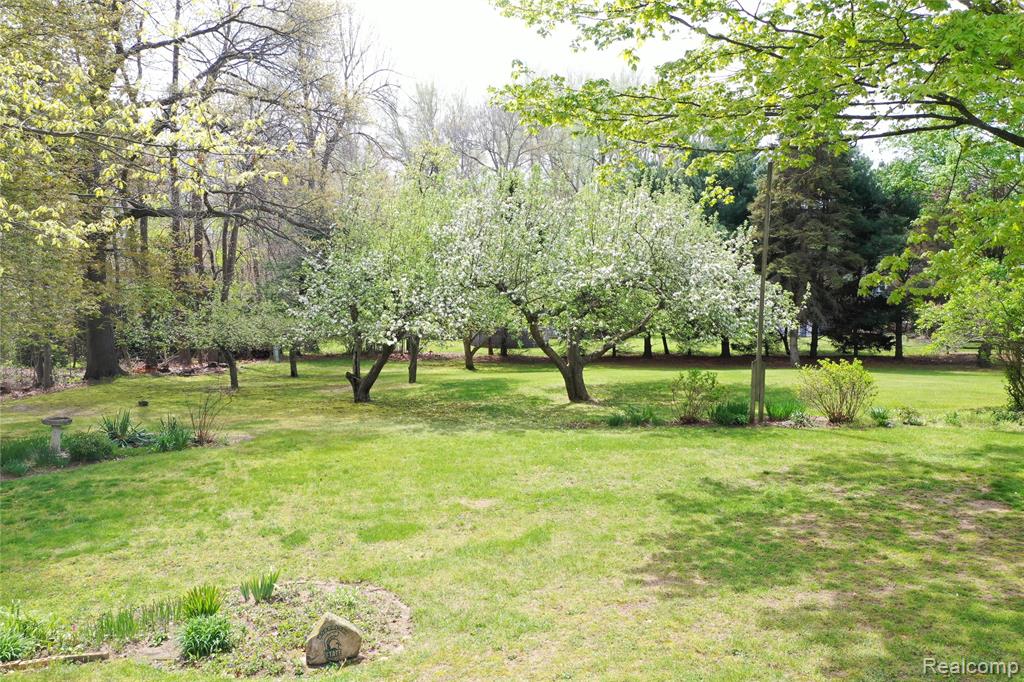 2676 Porcupine Trail, Lapeer, MI 48446 — Photo 63