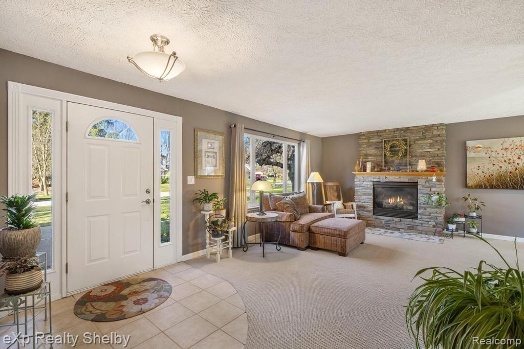 691 BARCLAY Drive, Troy, MI 48085 — Photo 6