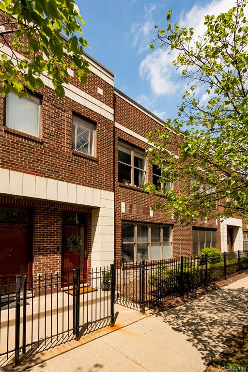 74 W BETHUNE Street, Detroit, MI 48202 — Photo 2