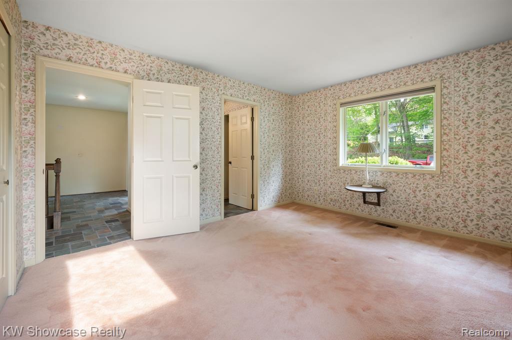5867 COMMUNITY Drive, Brighton, MI 48116 — Photo 37