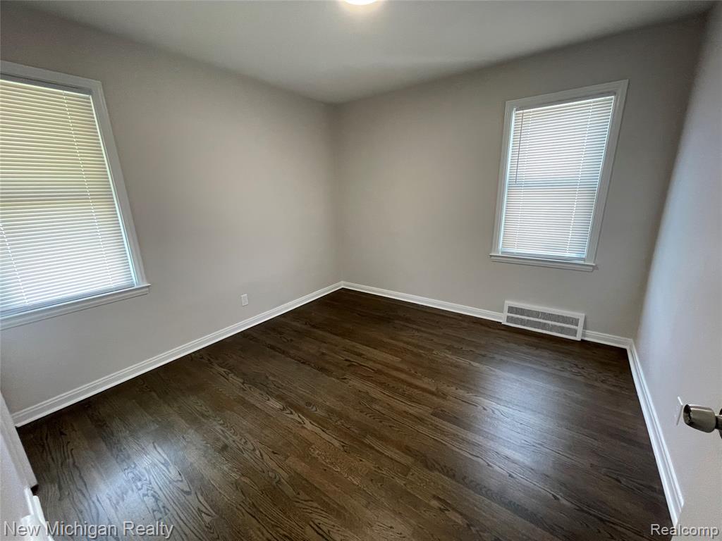 661 White Avenue, Lincoln Park, MI 48146 — Photo 11
