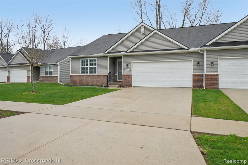 10324 Swan Lake Circle, Ypsilanti, MI 48197 — Photo 4