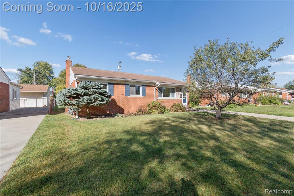 6439 Huntleigh Street, Garden City, MI — Photo 2