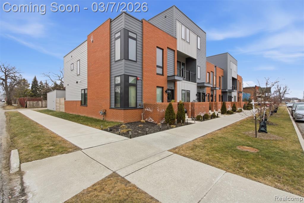 2744 Harrison Street - Photo 3
