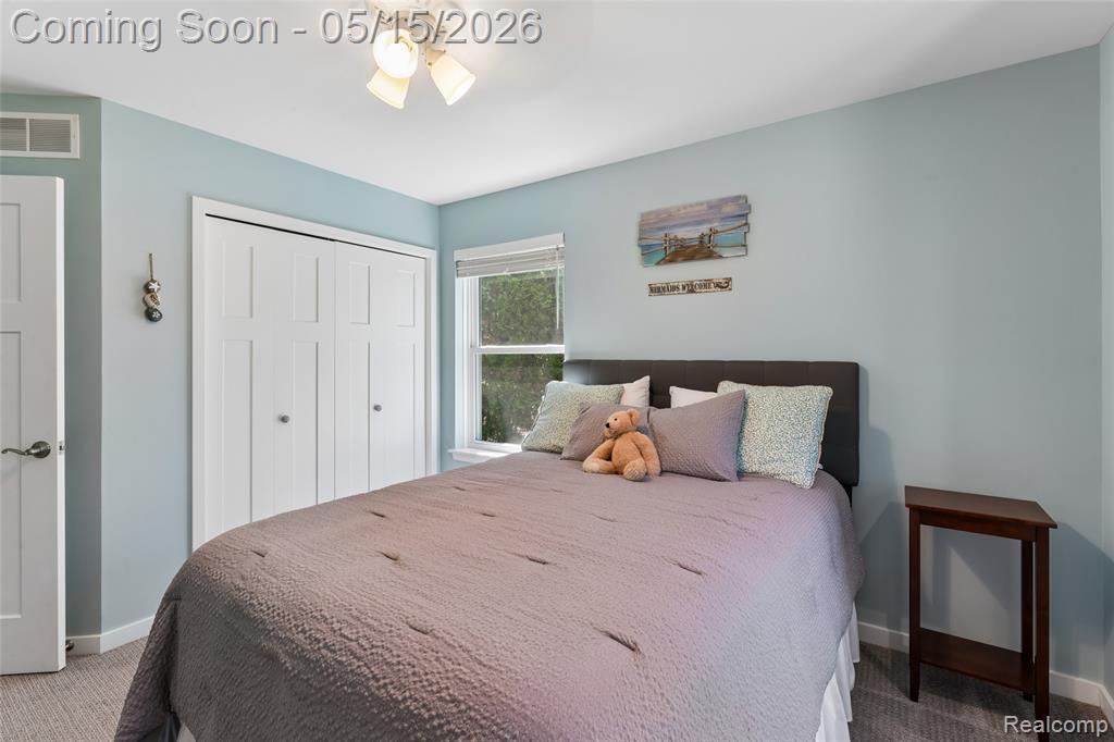 429 Grixdale Lane, Waterford, MI 48328 — Photo 17