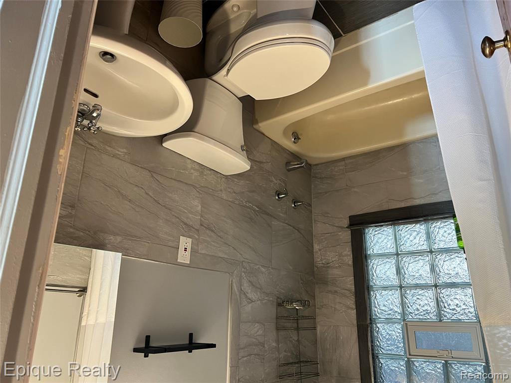 2469 Fernwood Avenue, Ann Arbor, MI 48104 — Photo 9
