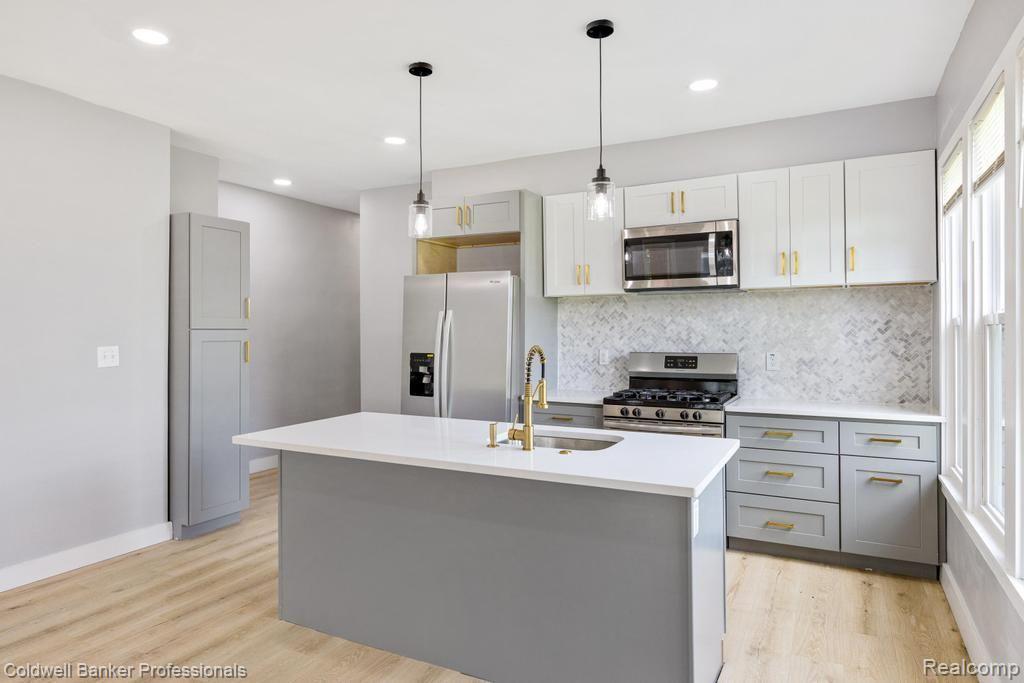 635 HAGUE-2W Street, Detroit, MI 48202 — Photo 9