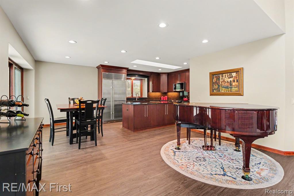 601 Brookwood Lane E, Rochester Hills, MI 48309 — Photo 14