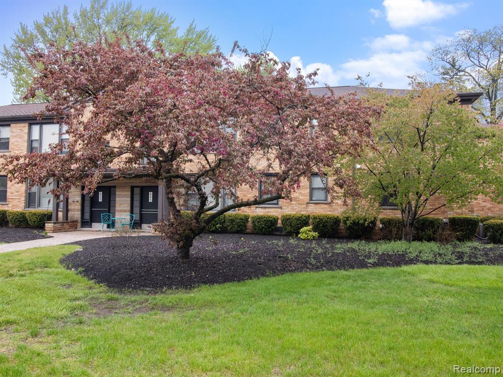 621 E Lincoln Avenue, Royal Oak, MI 48067 — Photo 24