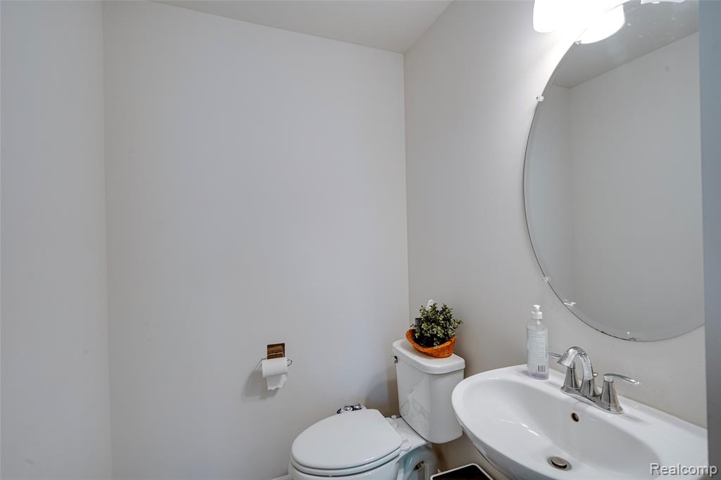 606 Angus Lane, Saline, MI 48176 — Photo 19