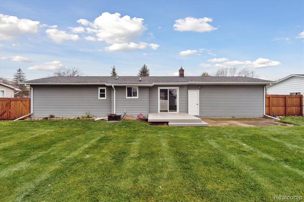 7107 FAIRGROVE Drive, Swartz Creek, MI 48473 — Photo 34