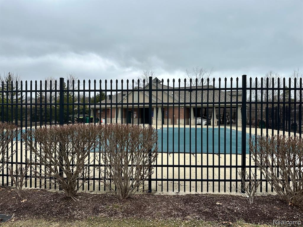 44628 GWINNETT Loop, Novi, MI 48377 — Photo 32