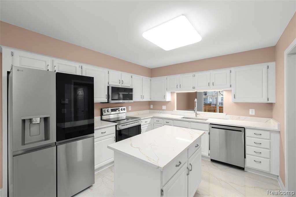 16252 Country Knoll Drive, Northville, MI 48168 — Photo 8