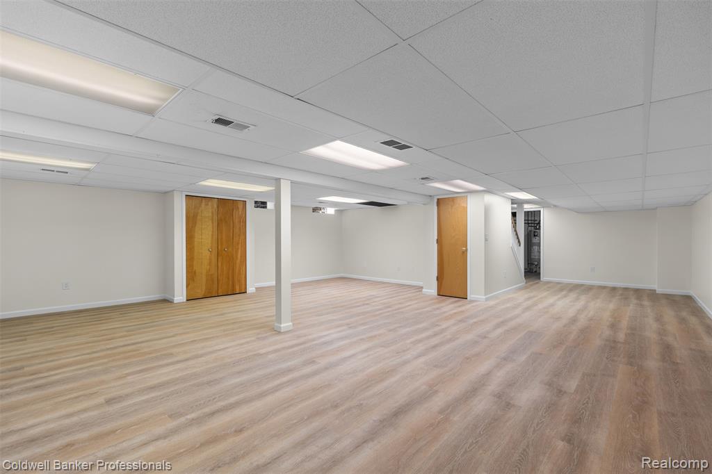 5890 Pinecroft Drive, West Bloomfield, MI — Photo 36