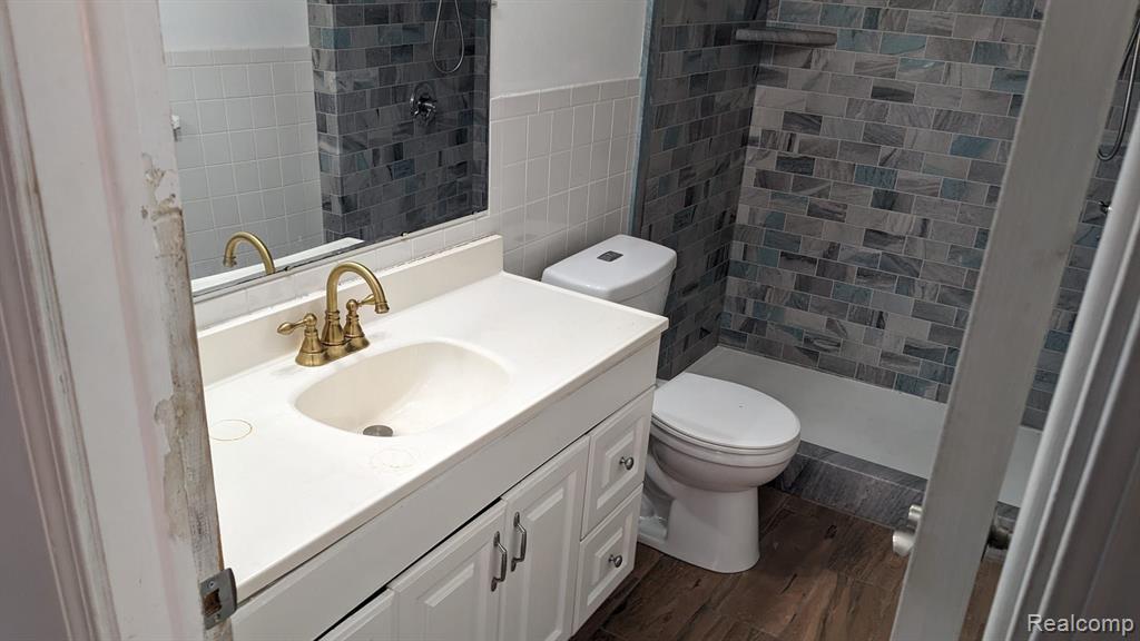 6012 ROBINDALE Avenue, Dearborn Heights, MI 48127 — Photo 9