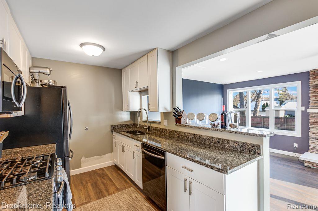 406 5TH Street, Fenton, MI 48430 — Photo 7