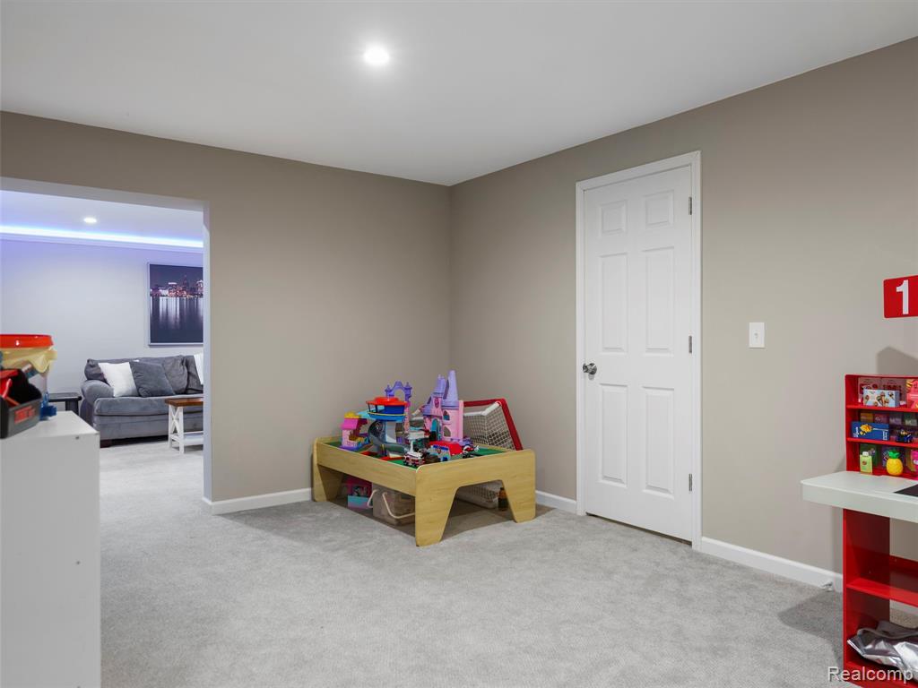 5559 Radiant Avenue, Howell, MI 48855 — Photo 16
