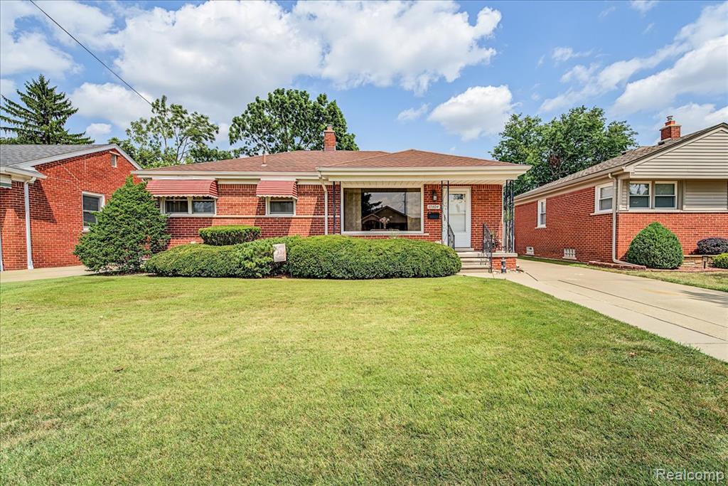 17404 Leslie Avenue, Allen Park, MI 48101