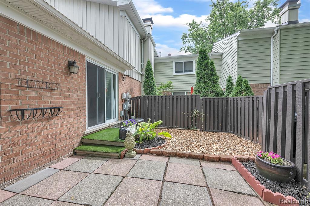 1963 WICKHAM Street, Royal Oak, MI 48073 — Photo 20