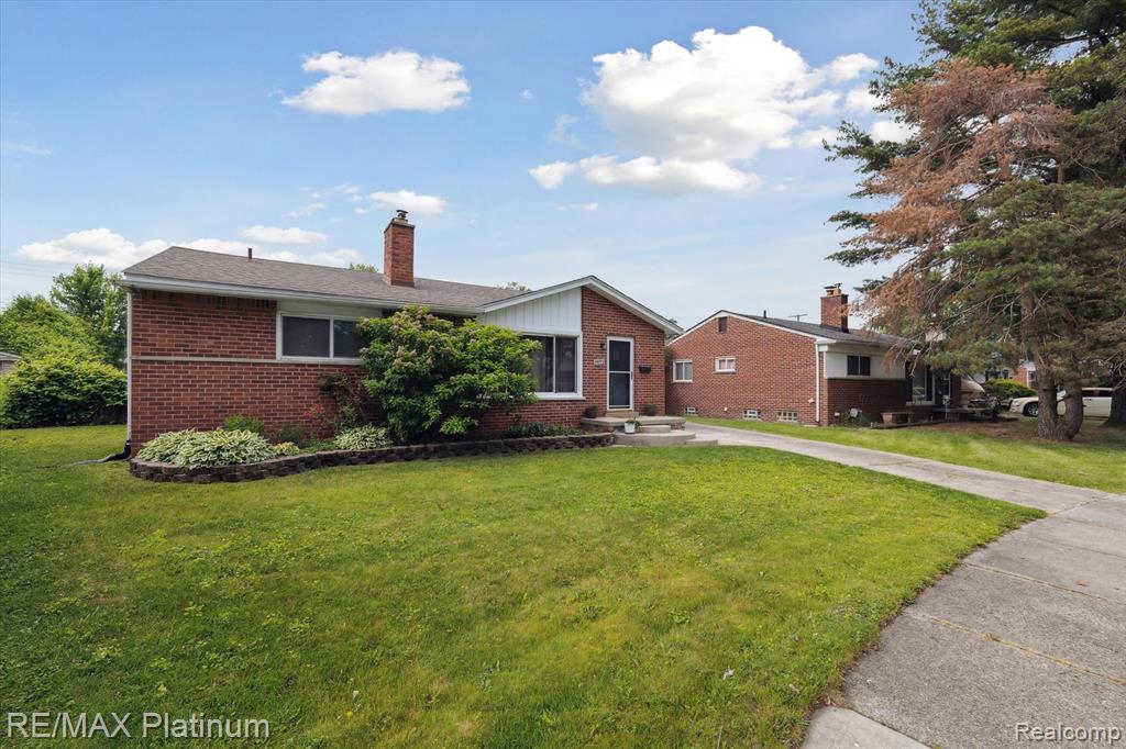 8685 Terri Drive, Westland, MI — Photo 2