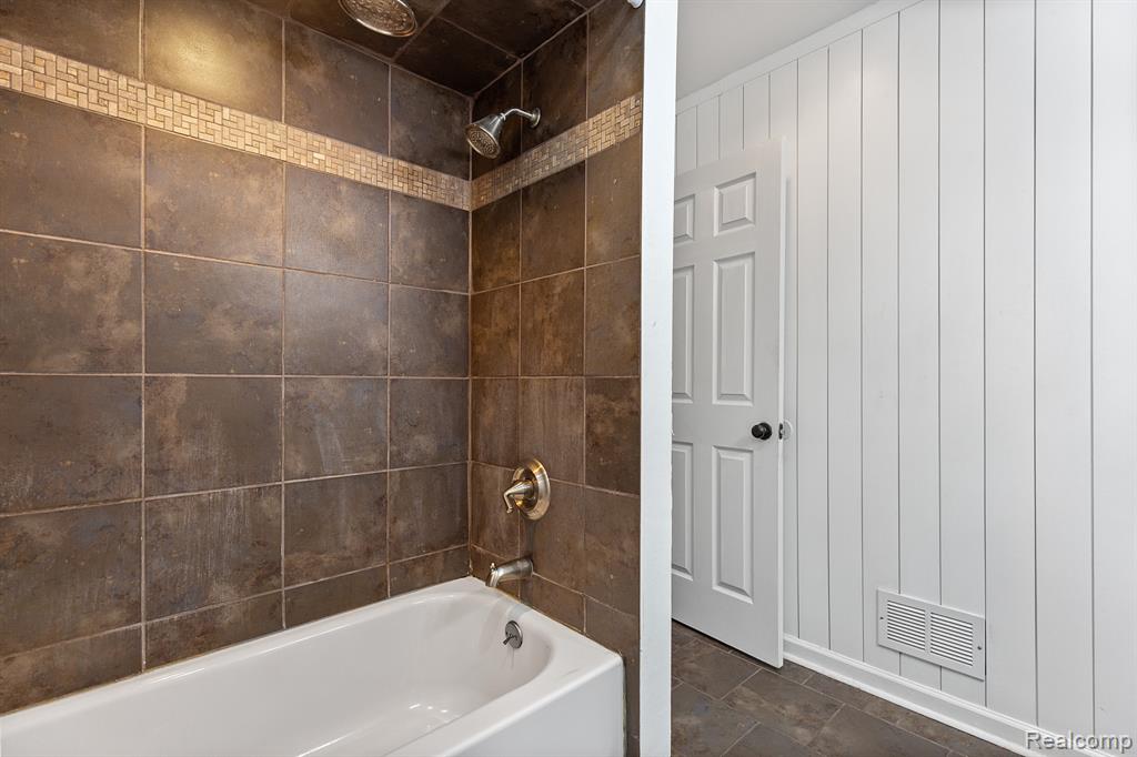5305 Wright Way S, West Bloomfield, MI — Photo 22