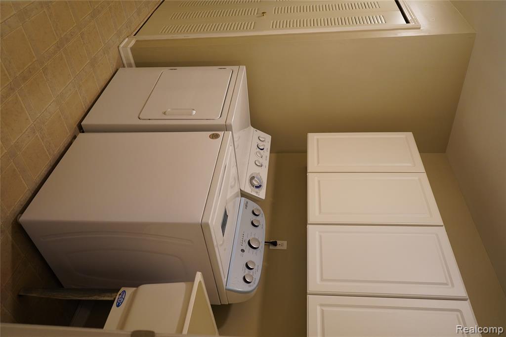 44036 RUSHCLIFFE Drive, Sterling Heights, MI 48313 — Photo 10