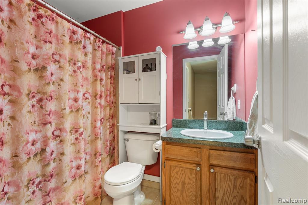 733 W Woodside Avenue, Madison Heights, MI 48071 — Photo 21
