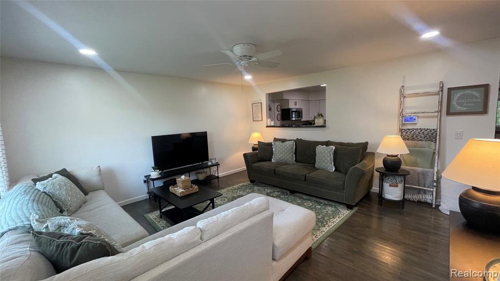 2966 Burlington Drive, Buena Vista, MI 48601 — Photo 5