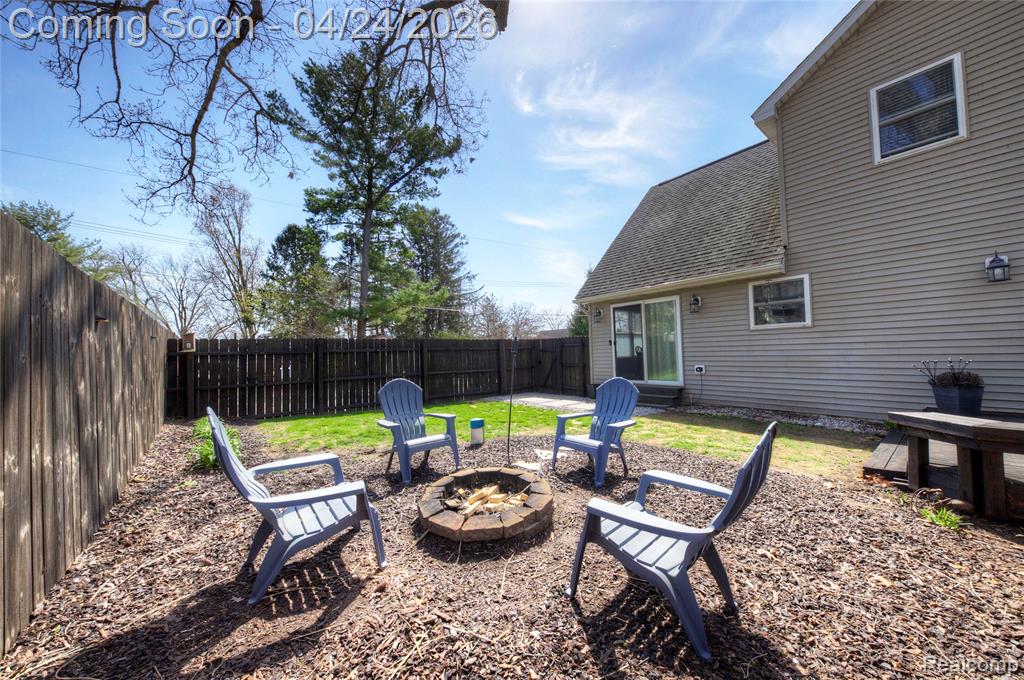 7395 Harrington Drive, Brighton, MI 48116 — Photo 5