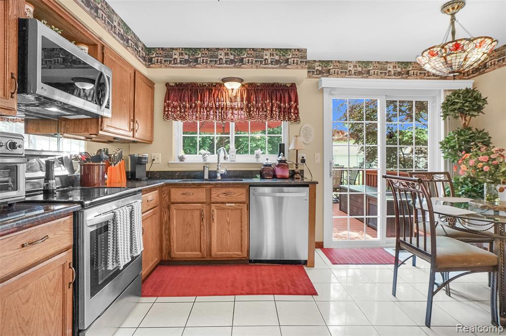 54286 Bradshaw Drive, New Baltimore, MI 48047 — Photo 12