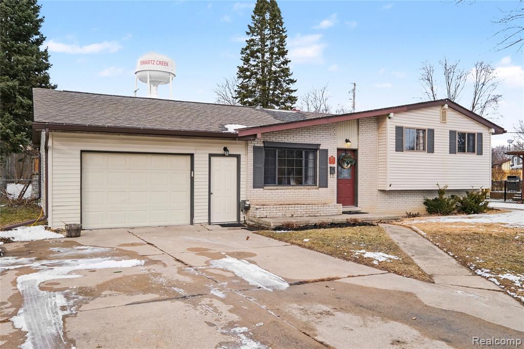 8480 Chelmsford Drive, Swartz Creek, MI 48473 — Photo 22