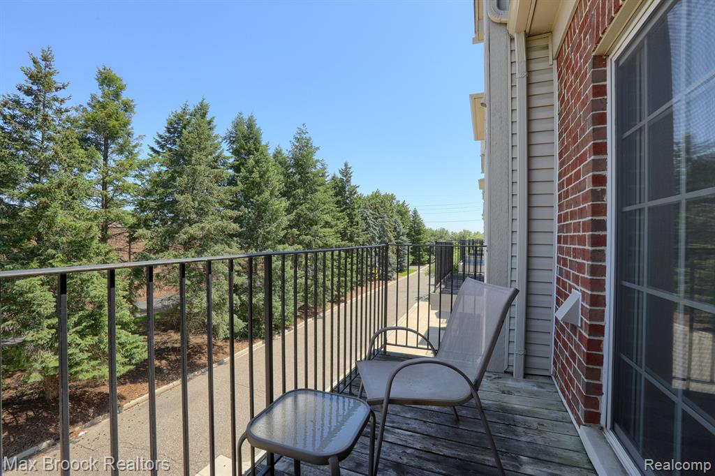 39440 SPRINGWATER Drive, Northville, MI 48168 — Photo 19